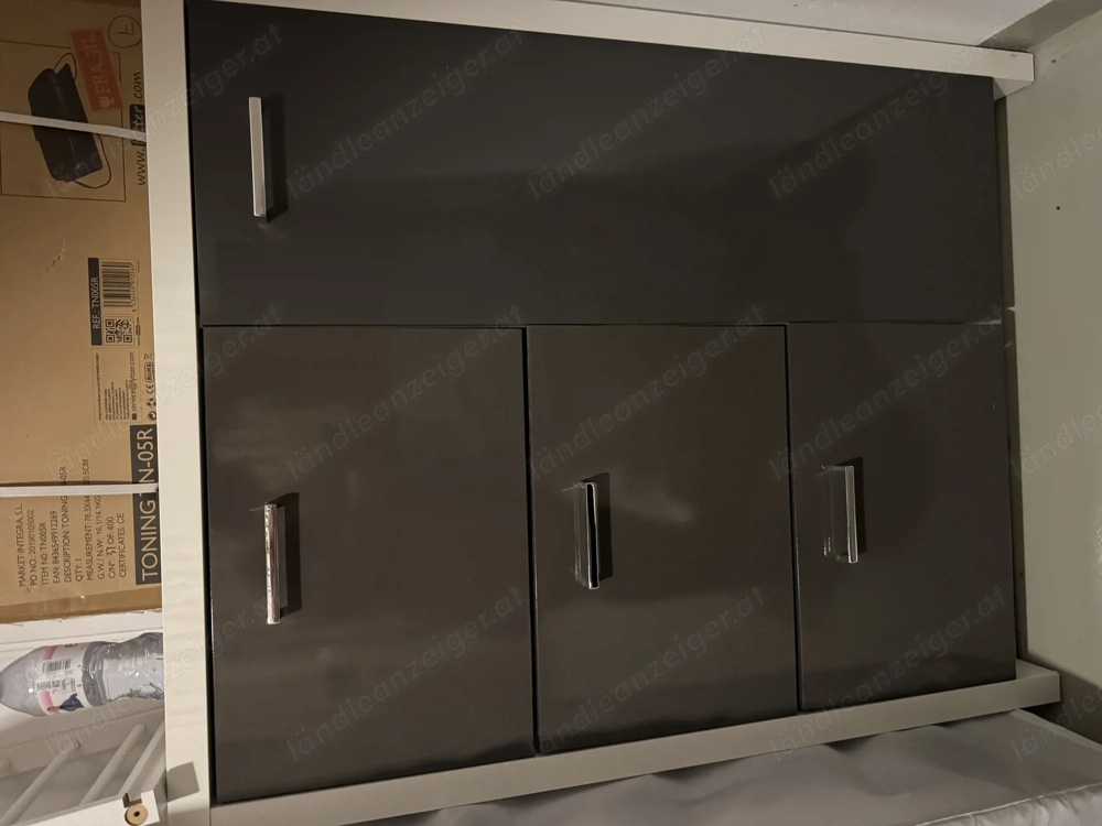 Schuhschrank   neuwertig & platzsparend 