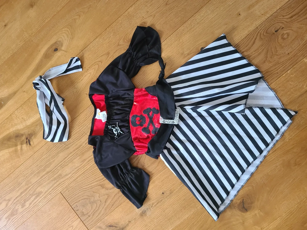 Faschingskostüme für Kinder je 12 Euro