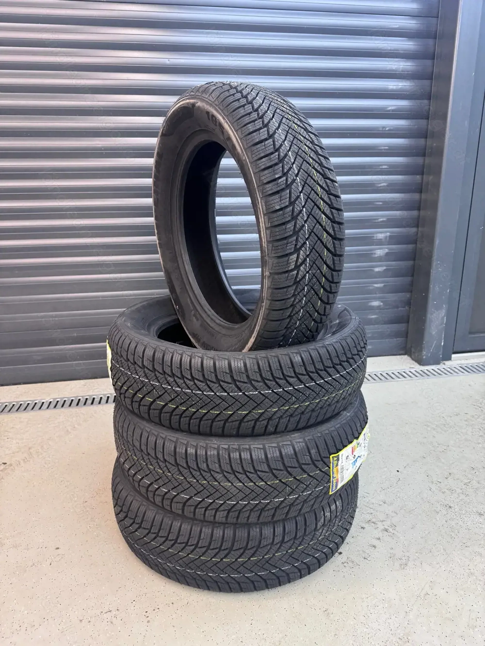 4 Stück Neue *Winterreifen 185 60 16 Zoll *Polo*Seat*Skoda*
