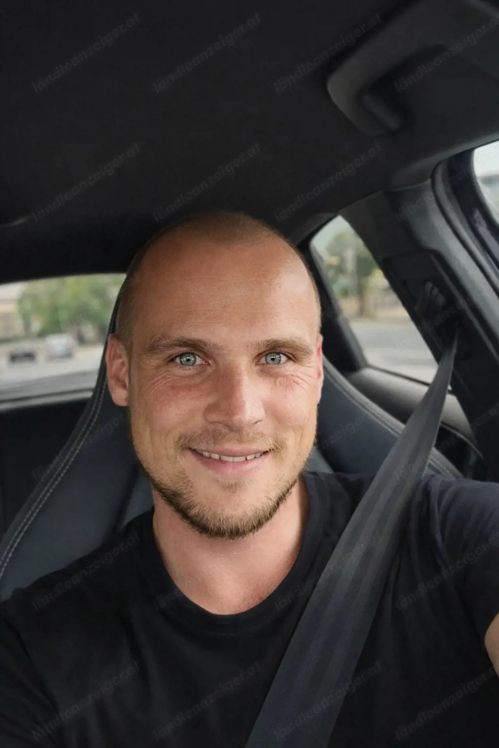 Er sucht Sie für Längerfristige Freundschaft plus