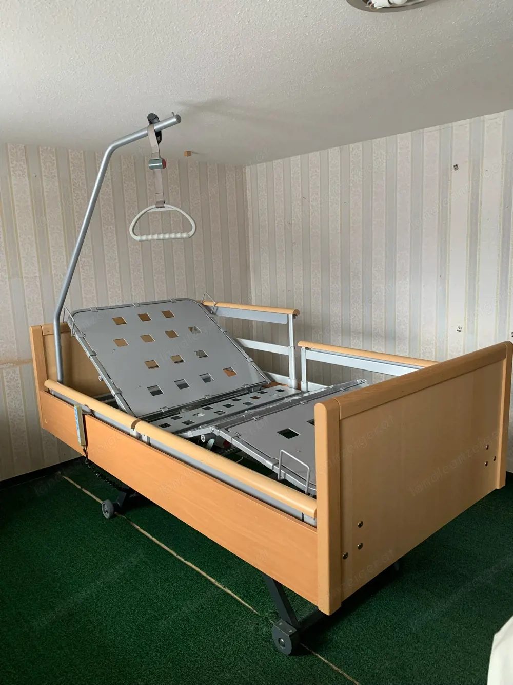 Multifunktionales Pflegebett von Wissner Bosserhoff, elektrisch bedienbar