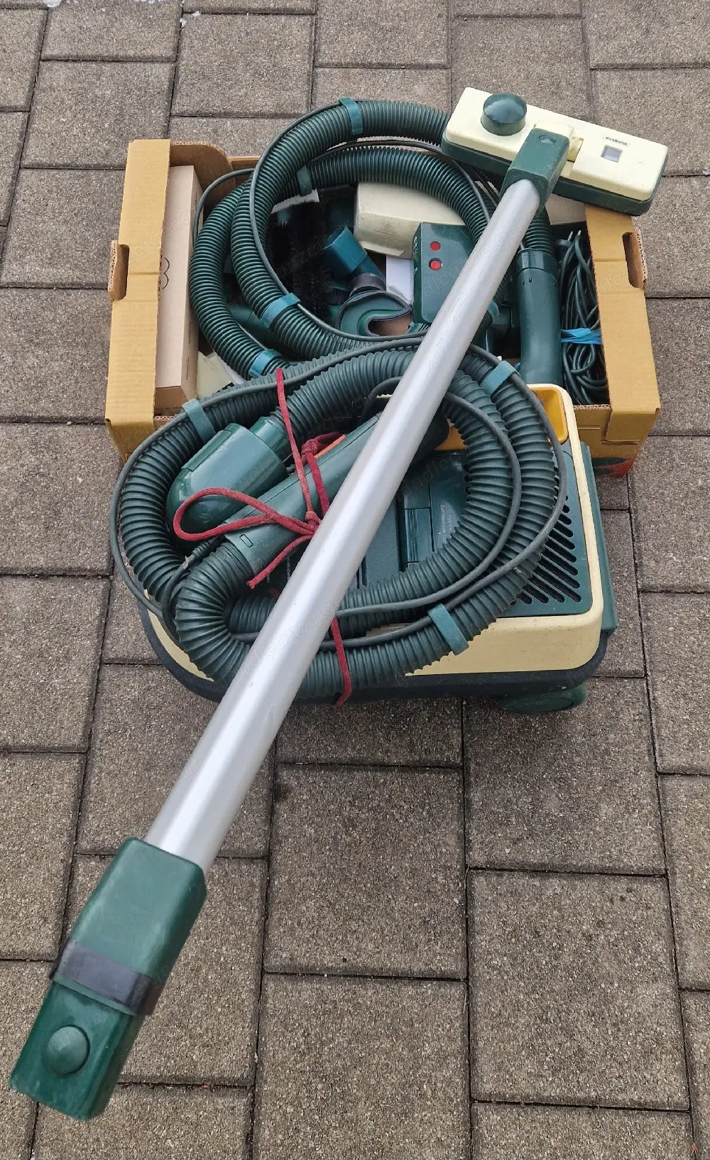 Kobolt Staubsauger-Schlitten