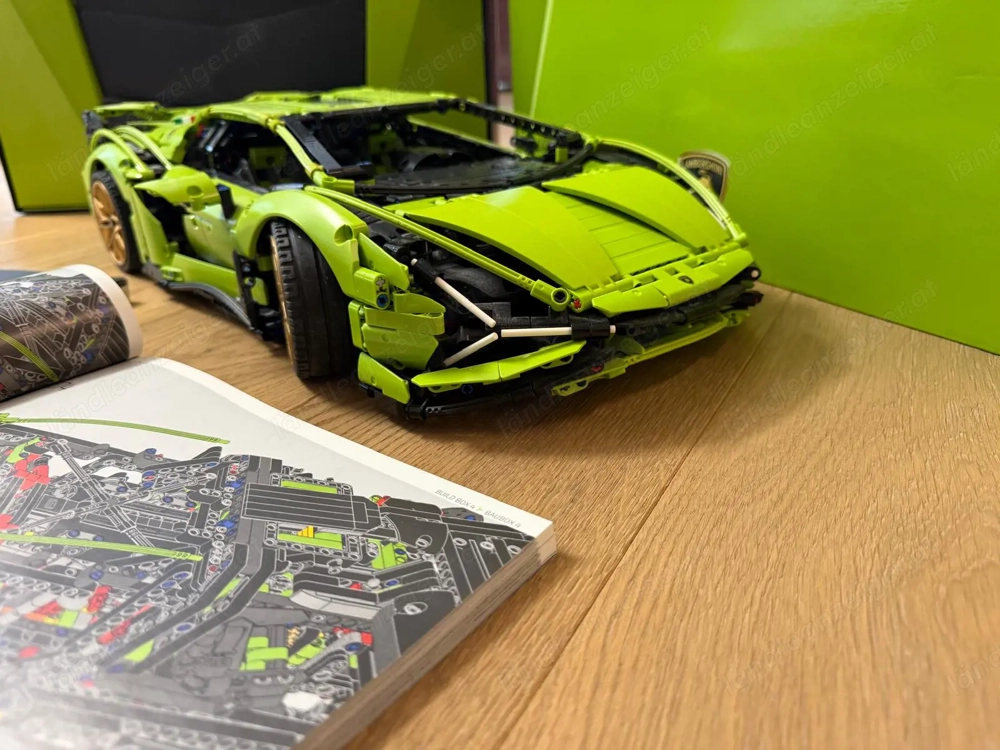 LEGO Technic Lamborghini Sián 42115