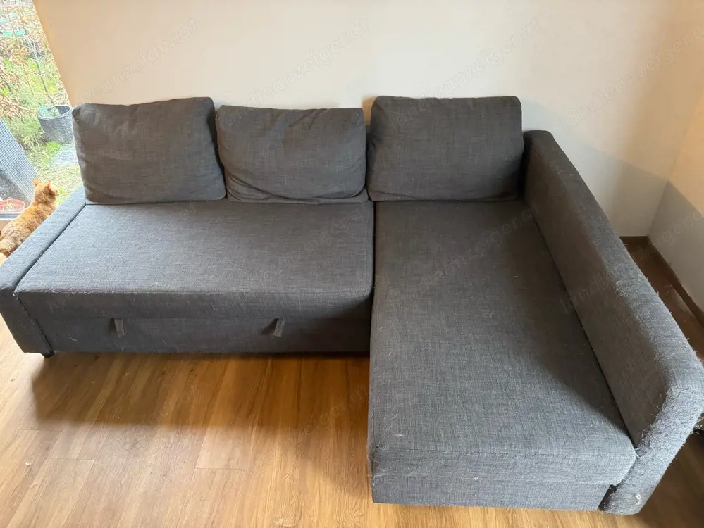 Couch mit Bettfunktion zu verschenken