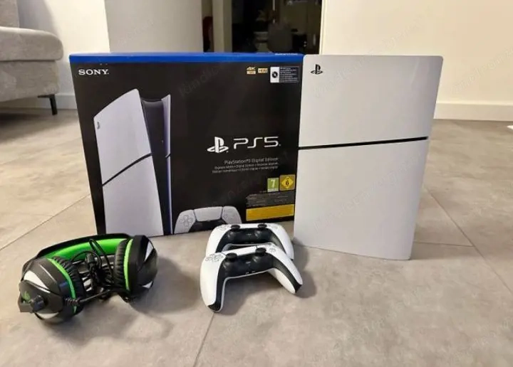 PlayStation 5 neuwertig + 2 controller + Headset + FIFA25
