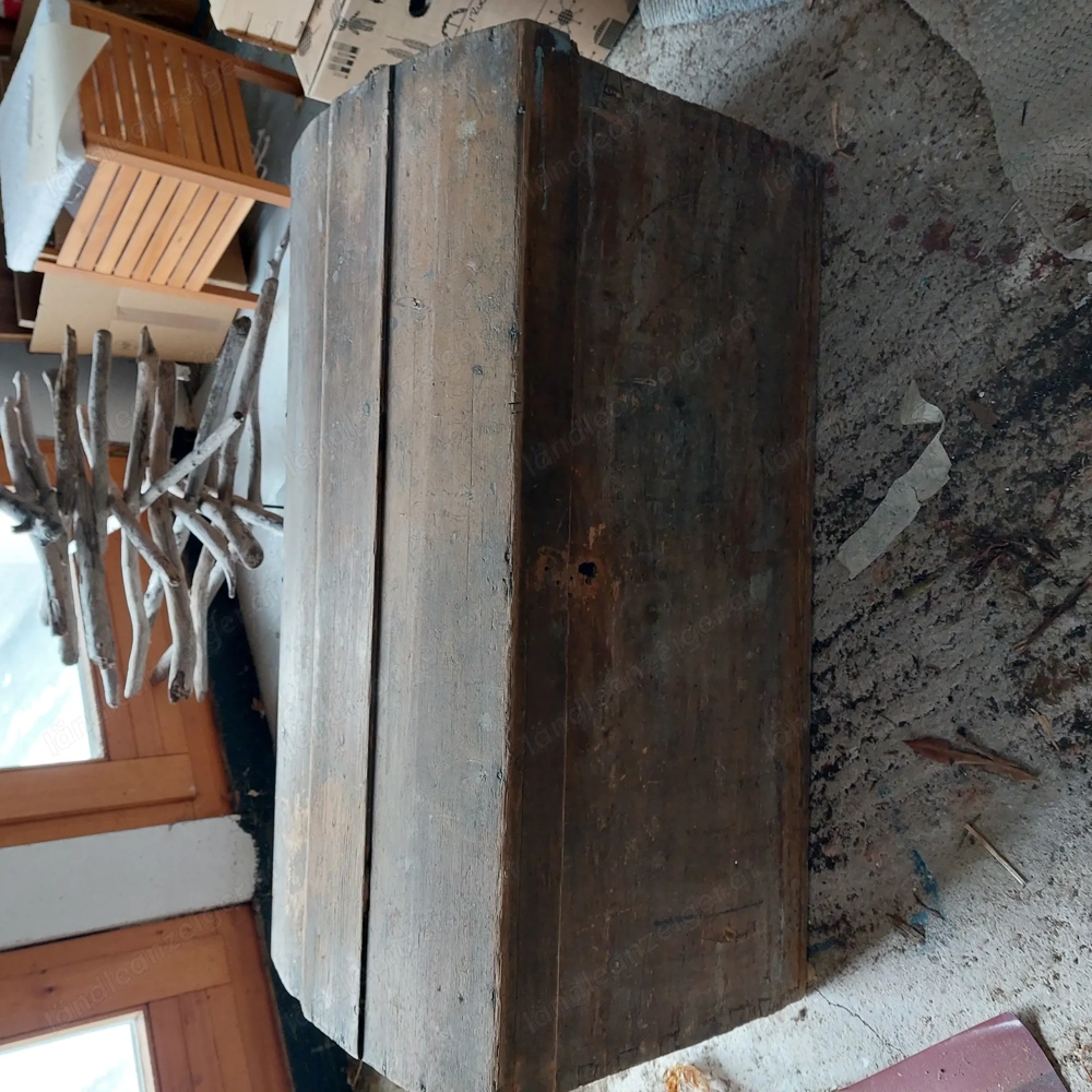 Alte Holztruhen zu verschenken 