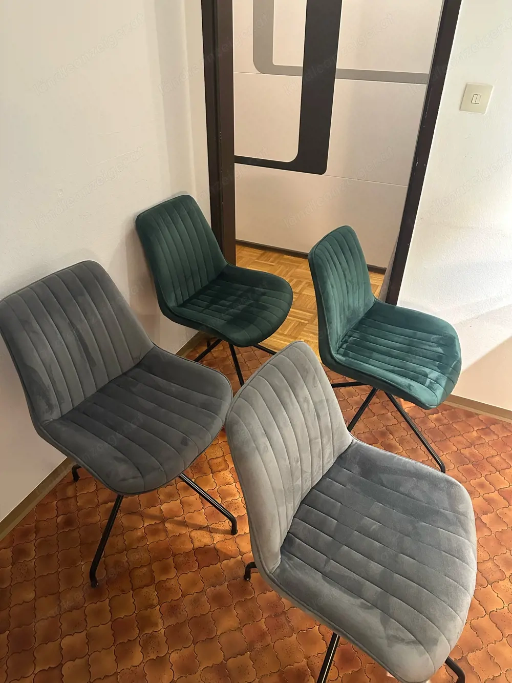 Elegante Samt-Esszimmerstühle (4 Stück)   modern & bequem