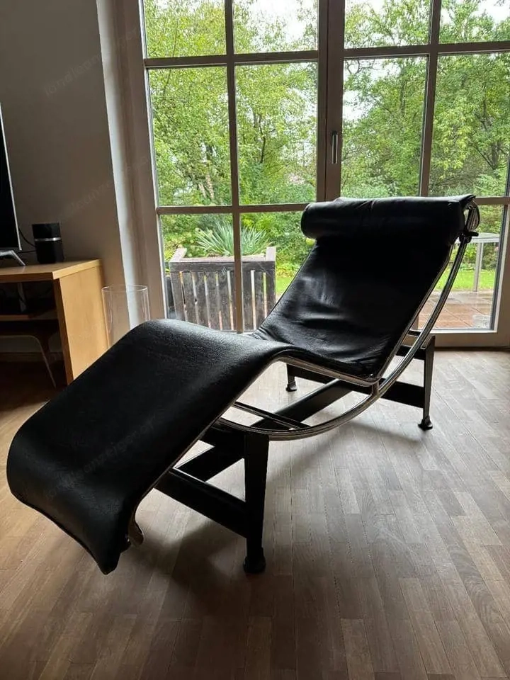 Originaler LC 4 Lounge-Sessel von Le Corbusier in schwarzem Leder von Cassina