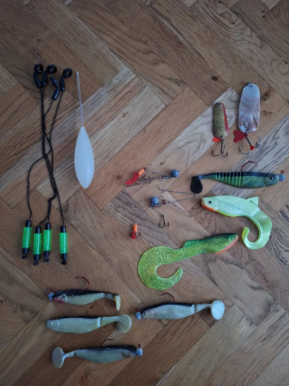 Angelzubehör und Köder