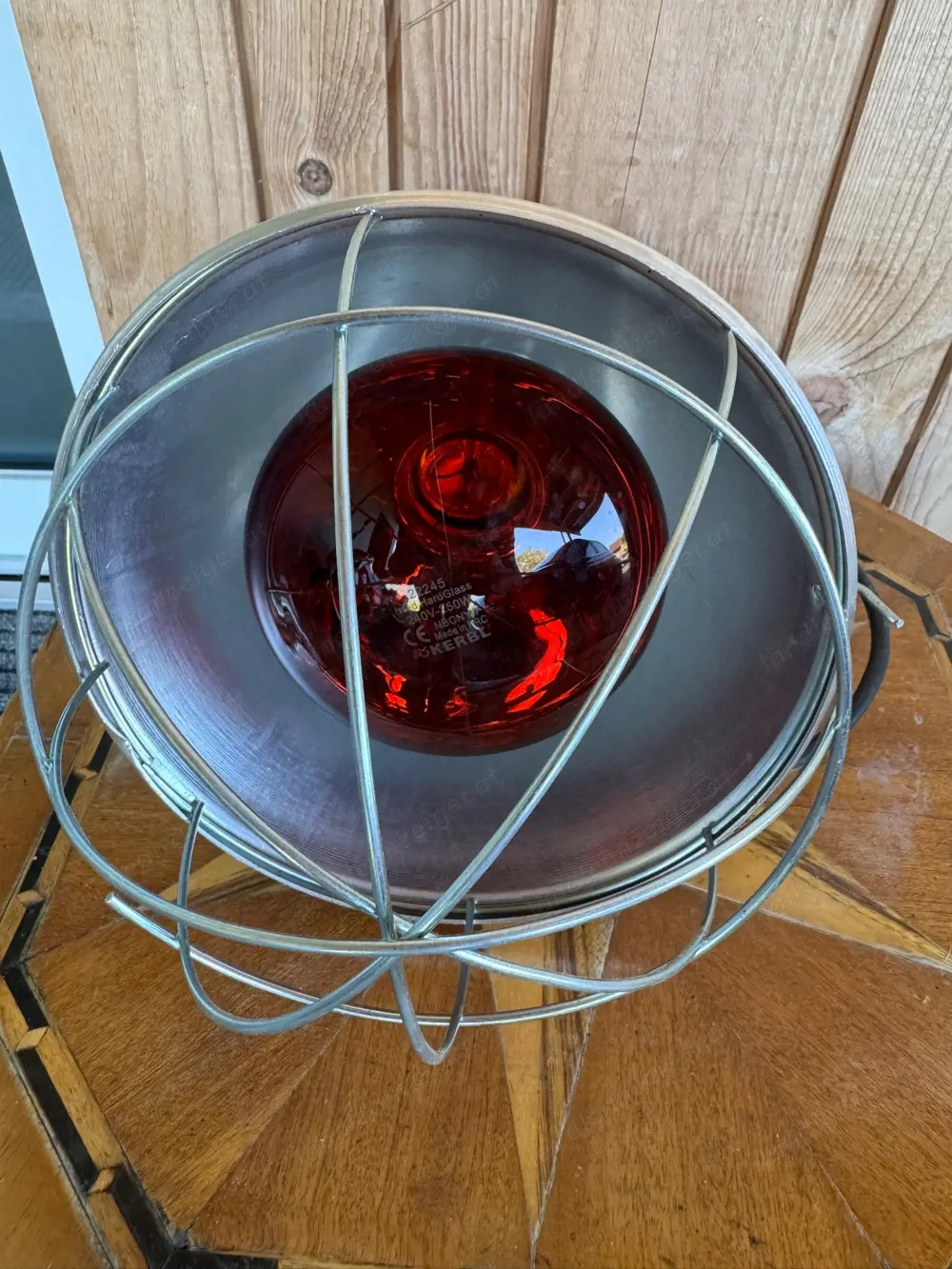 Wärmestrahlgerät für Tiere