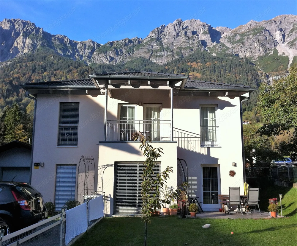 Charmantes Einfamilienhaus mit offenem Wohn-Essbereich, Balkon & Garten   126 m 