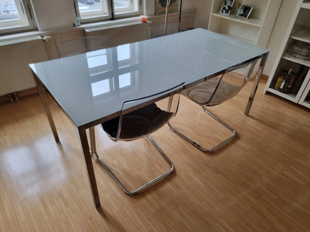 IKEA Essgruppe: TORSBY Glastisch & 4 TOBIAS Design-Stühle