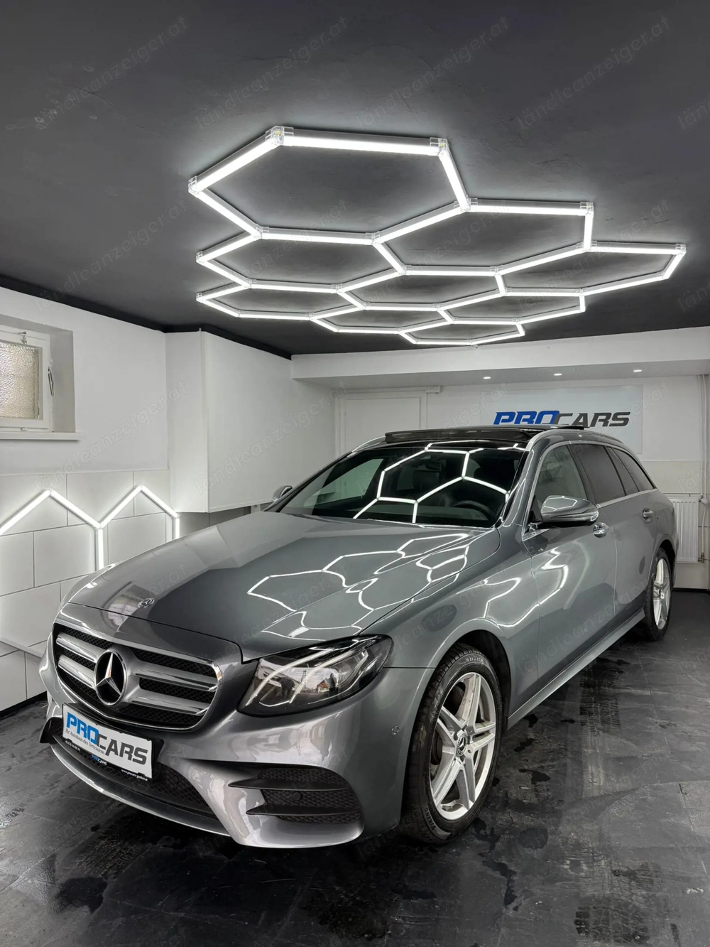 Mercedes-Benz E 220 d 4Matic AMG-Line Interieur*PANO*KAM*NAVI*