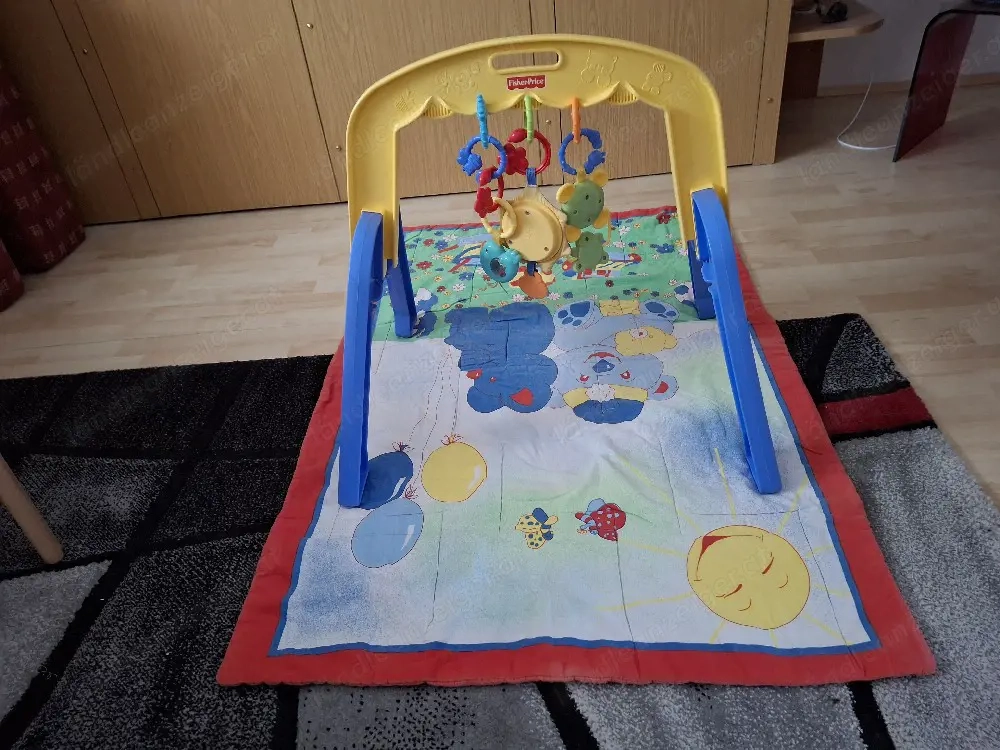 Babydecke mit Spielbogen