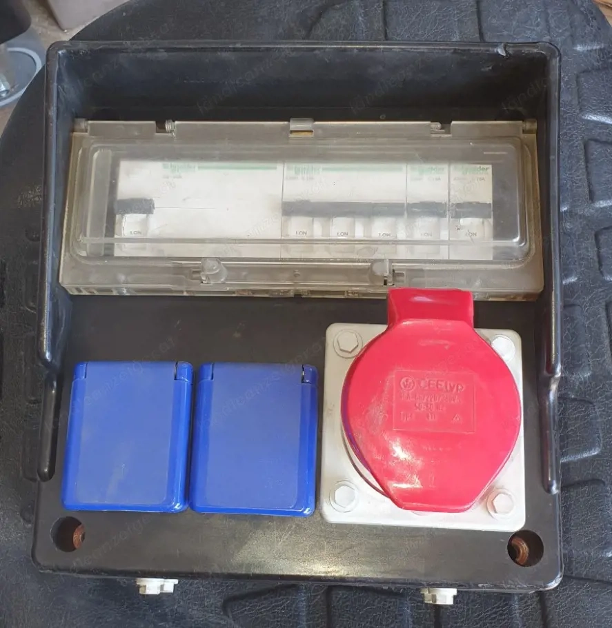 Stromverteiler Vollgummi 2x 230V; 1x 380V