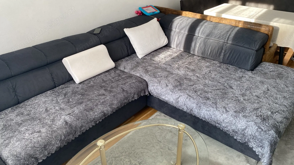 Couch + gratis Couchtisch