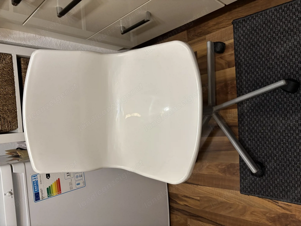 Bürostuhl von Ikea.       