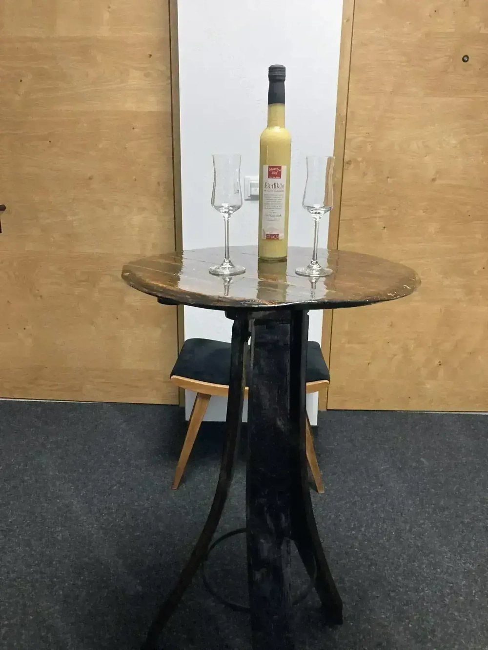 Stehtisch aus Weinfass selbst gefertigt-selbst gemacht 95cm Höhe 52cm Breite NEU!