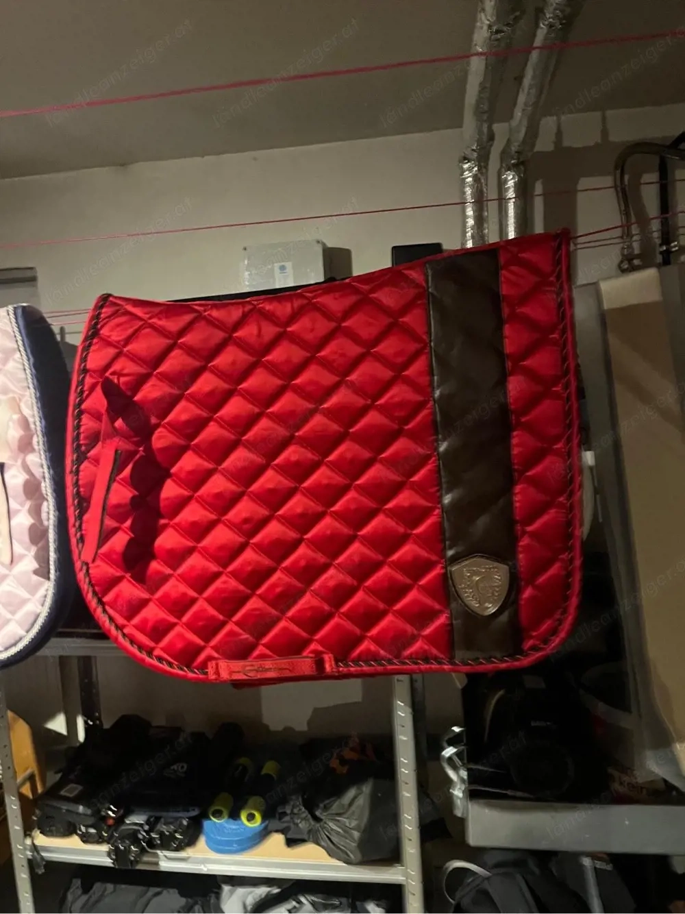 Pferde-Satteldecken zu verschenken