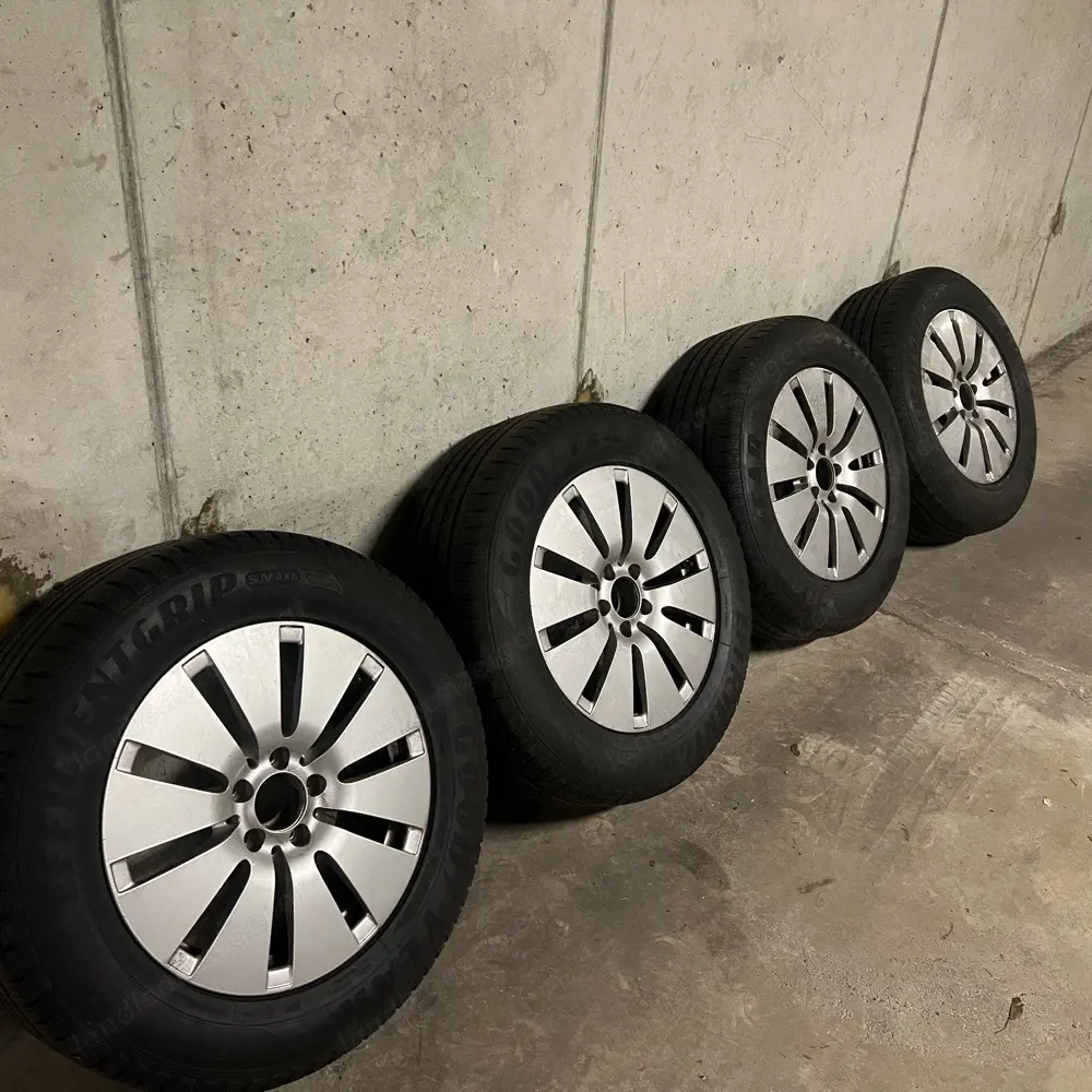 4x Original Mercedes Alufelgen mit Sommerreifen 235 65 17 SUV 4x4
