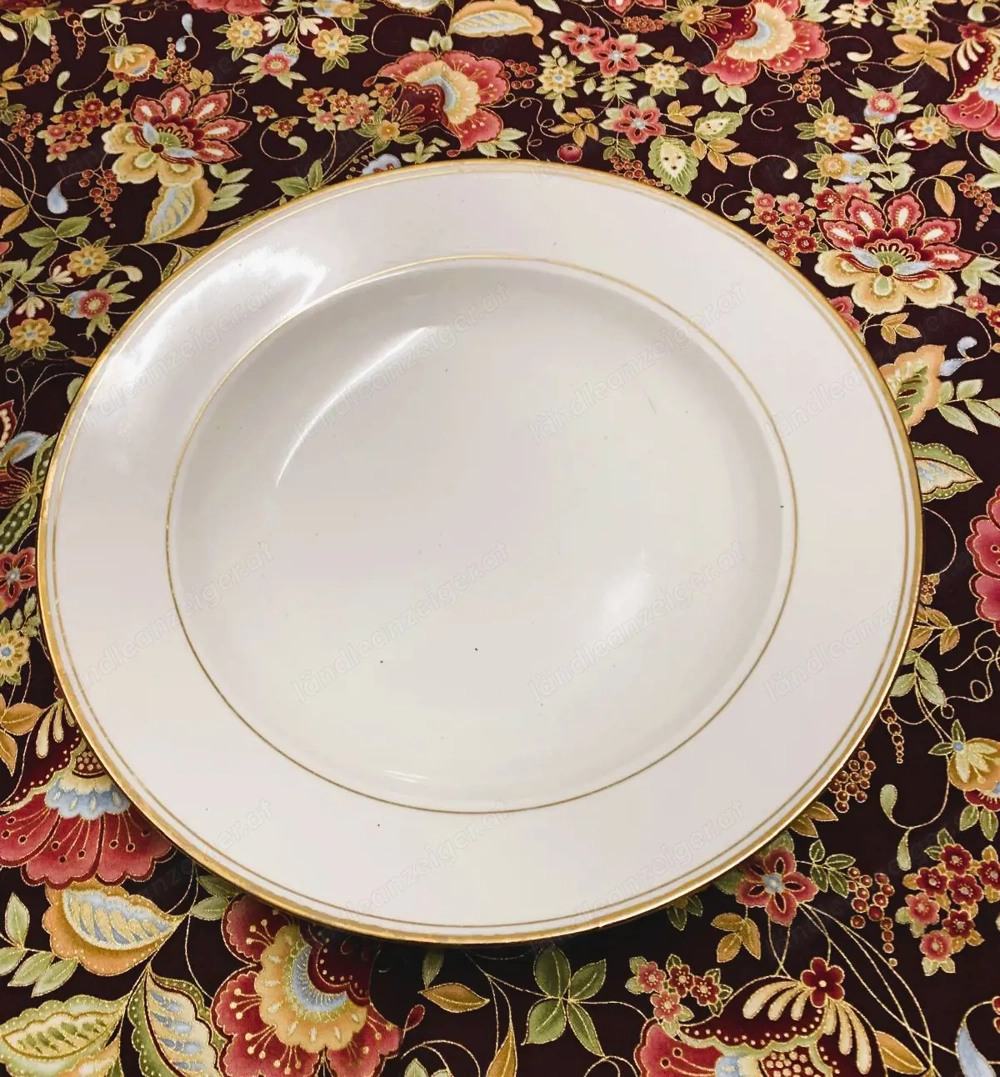 Teller mit Goldrand