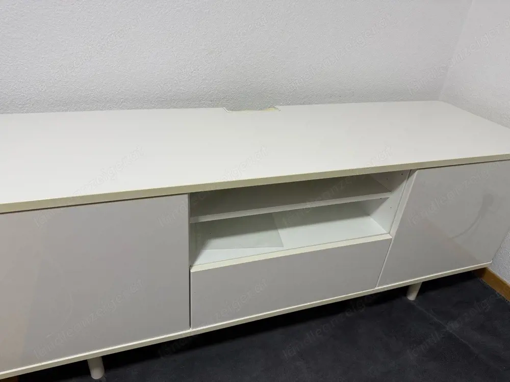 Schrank Für den Fernseher