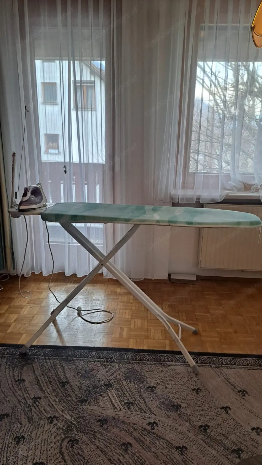 Bügelbrett + Bügeleisen (Philips)