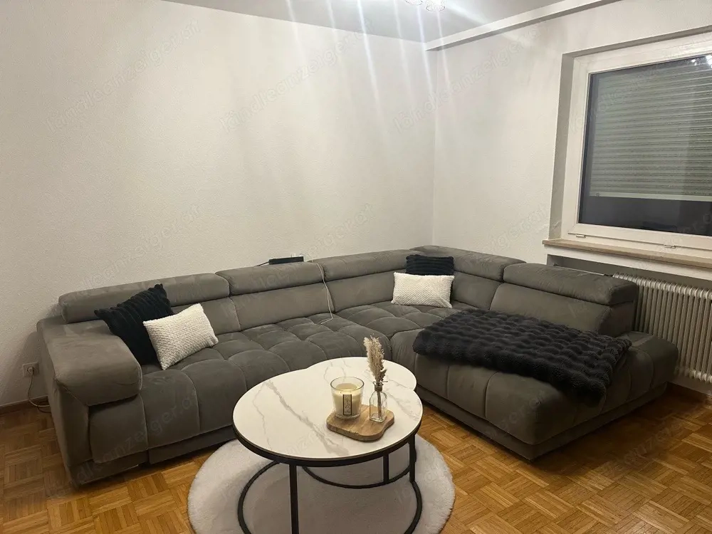 Bequeme graue Couch   verstellbar & ausziehbar!