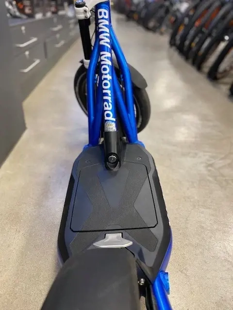 BMW X2 City, E-Scooter, Elektro Roller 