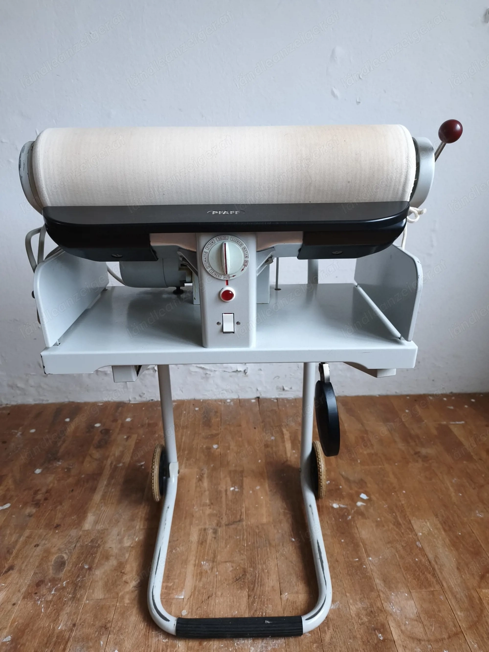 Pfaff Bügelmaschine Typ 67001