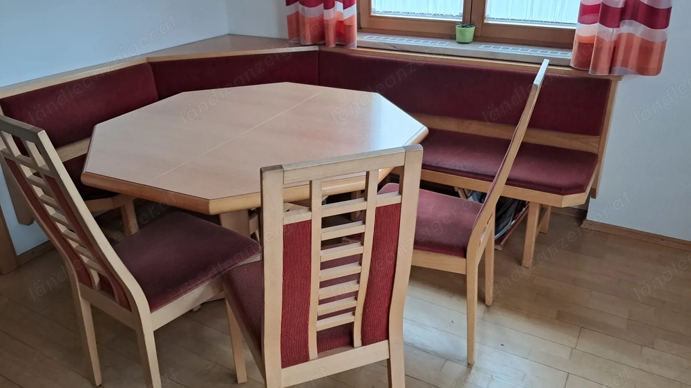 Gemütliche Eckbank-Gruppe   Tisch ausziehbar + 3 Stühle