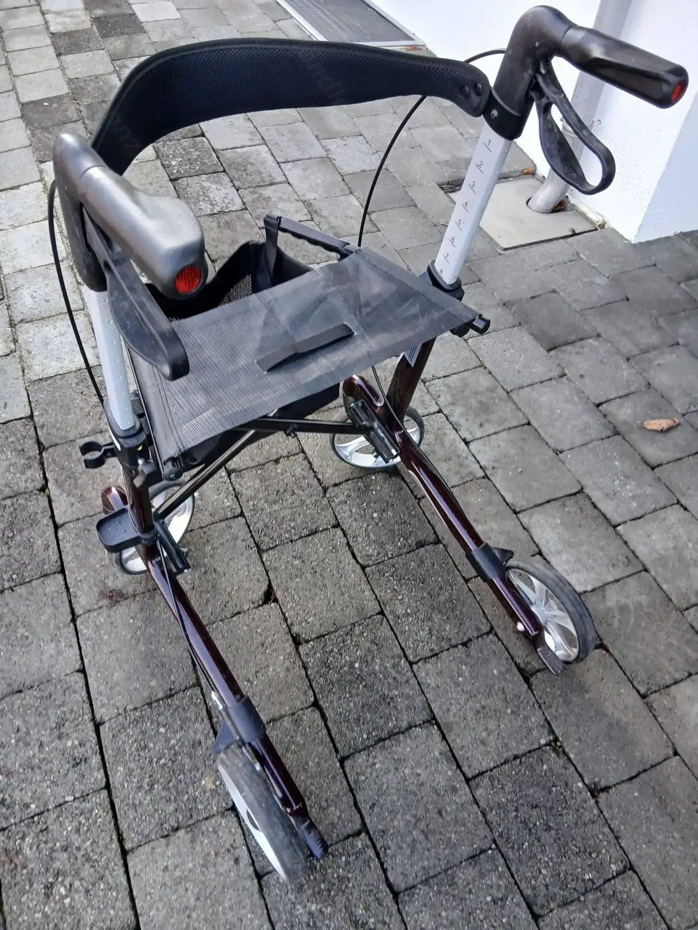 Rollator Vital Carbon v. "Russka" rubinrot