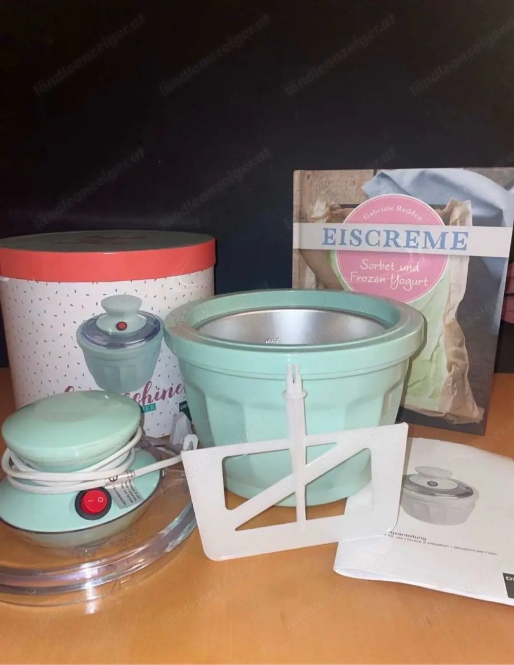 Eismaschine inklusive Rezeptbuch