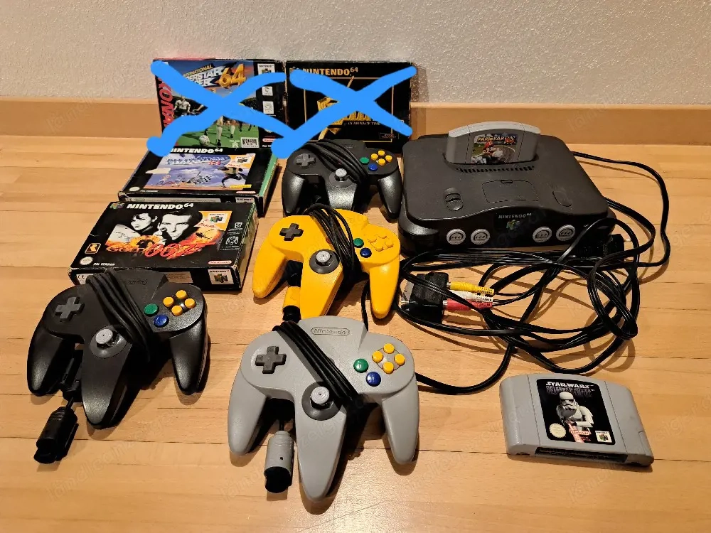 Nintendo 64 mit Spielen und 4 Kontrollern