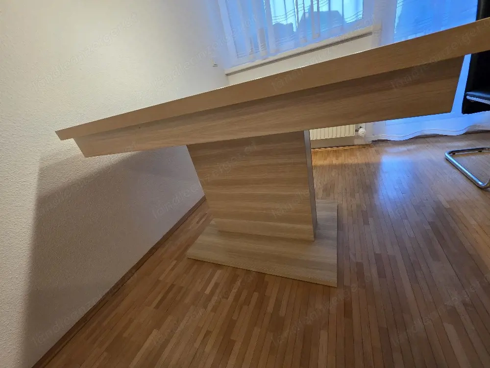 Esstisch mit oder ohne Stühle 