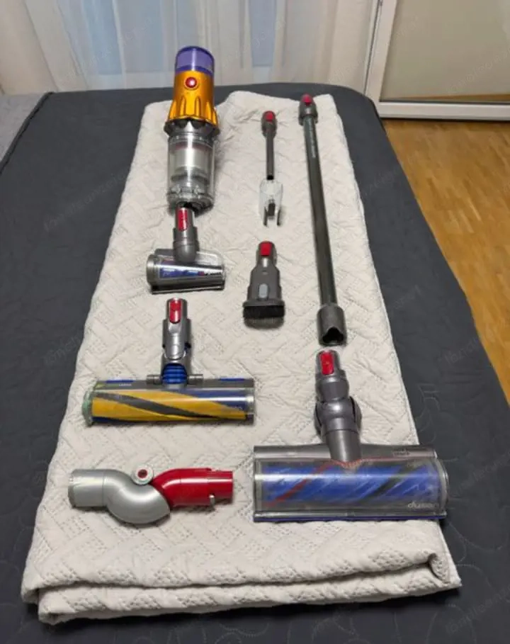 Dyson v12 neu