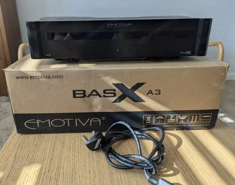 Emotiva BasX A3 Endstufe Dreikanal