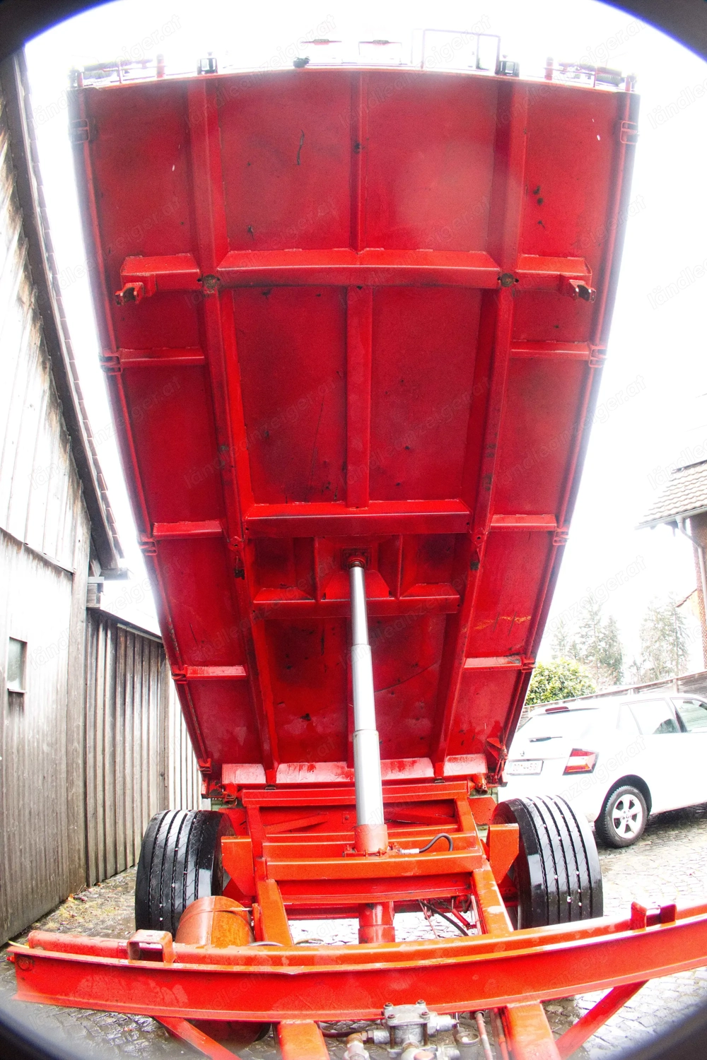 Brantner Dreiseitenkipper 8t | Druckluftbremse