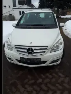 Mercedes B180 Benzin Bj 2011 Euro 1450.-  Tüv 9 2027