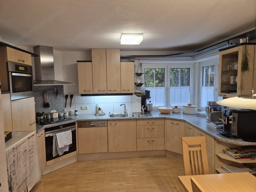 Küche und Kachelofen zu Demontage