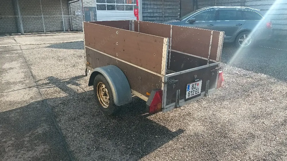 Huber gebremster Anhänger 800kg