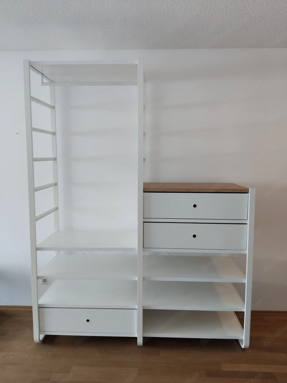 Garderobe von Ikea mit Schuhablage und Stauraum 