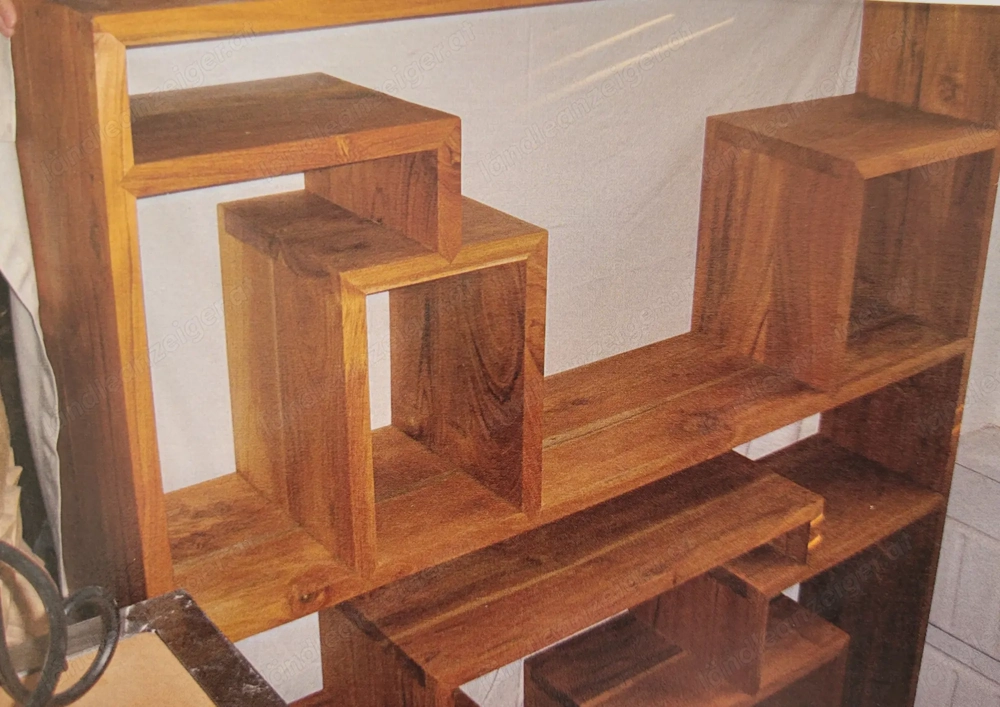 Design- Regal aus Teakholz