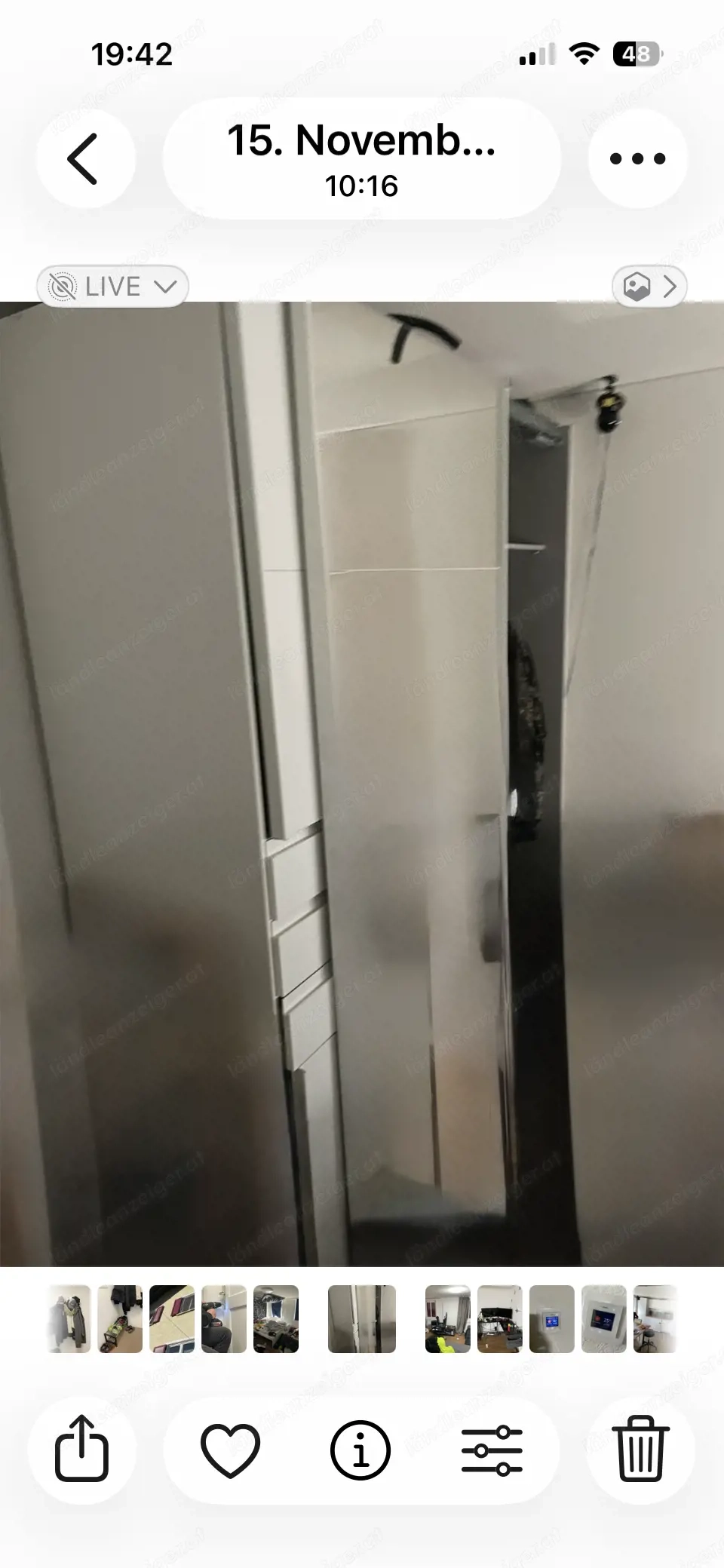 Verschenke weißen Kasten mit Schiebeelemente u Schubladen 