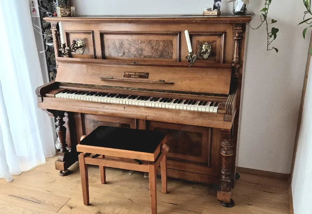 Historisches Heinrich Haegele Pianino (ca. 120-140 Jahre) - wunderschöner Klang & Top-Zustand