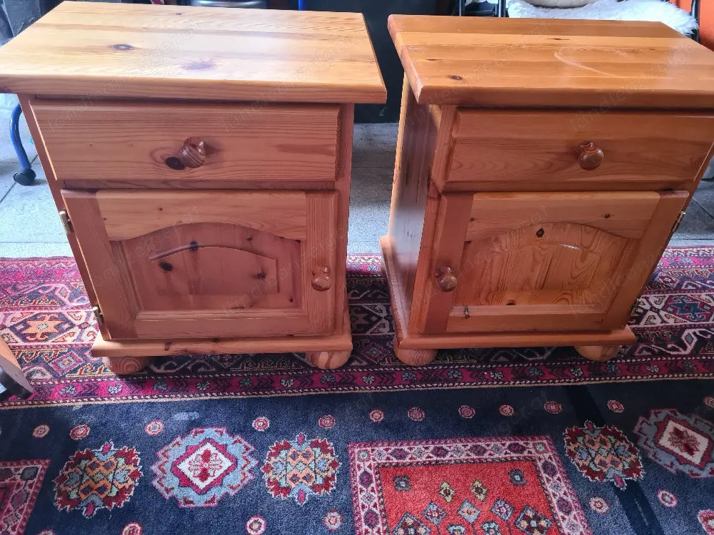 Nachttische mit lampe