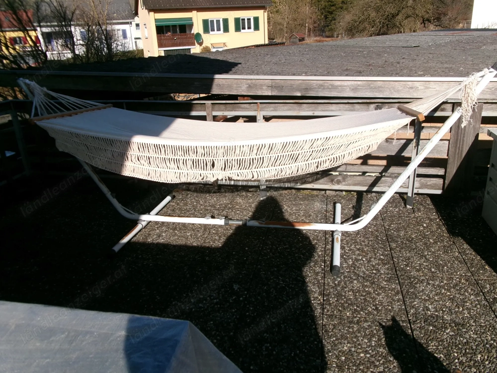 Hängematte mit Metallgestell