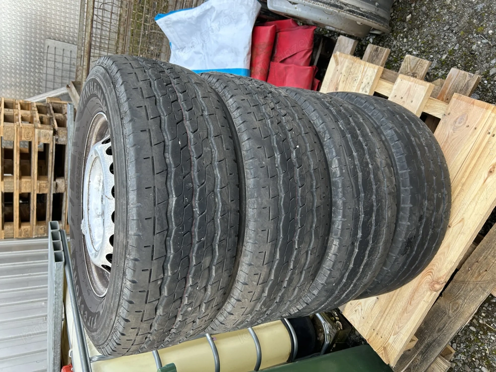 Firestone Sommerreifen auf Stahlfelgen 235 65R16C Sprinter 