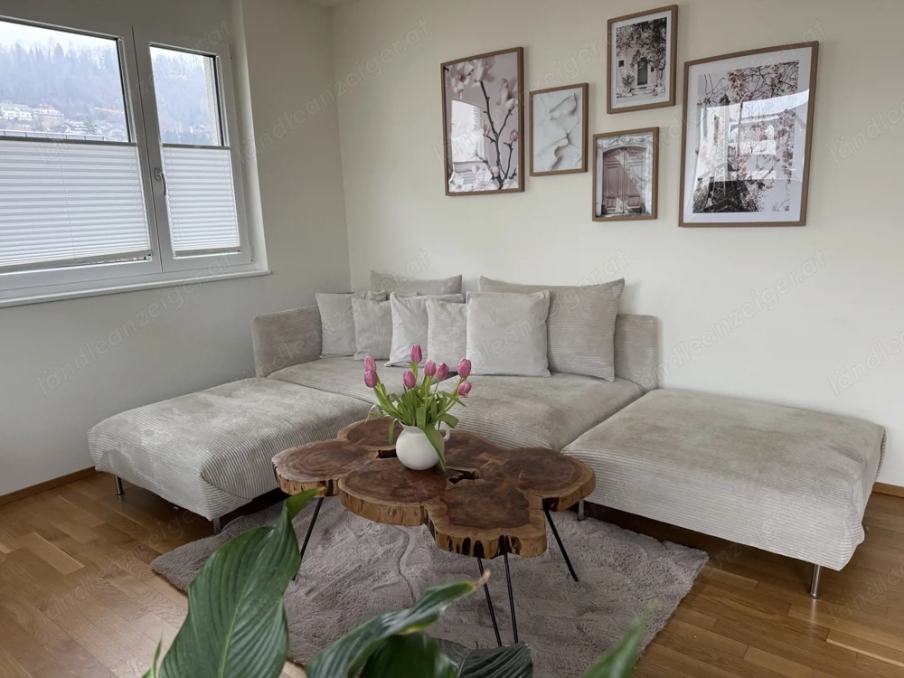 Sofa mit beigem Kordstoff - sehr gepflegt