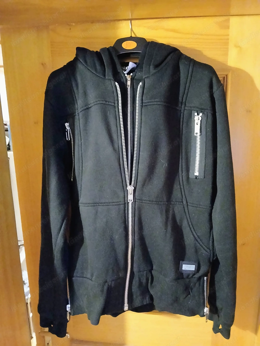 Kapuzenjacke (Größe S)